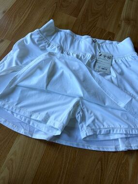 FootJoy NWT “women’s lightweight woven skort” white with layers size XL